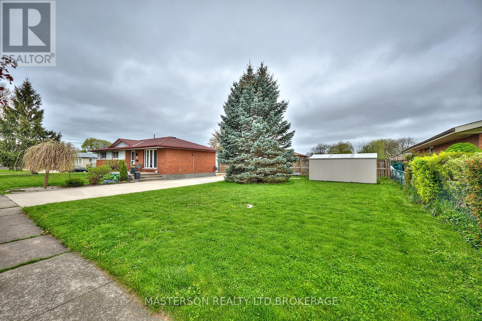7107 Whitman Avenue, Niagara Falls, Ontario  L2G 5B7 - Photo 4 - X12136331