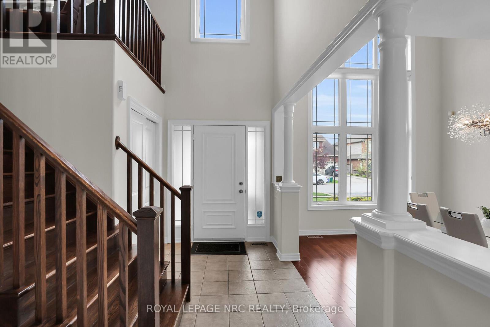 Property at 34 AGINCOURT CRESCENT image 2