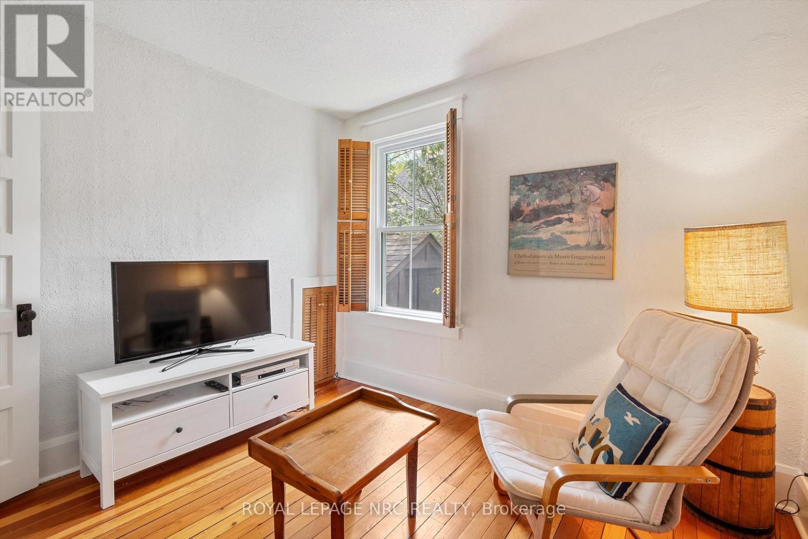 305 Victoria Street, Niagara-On-The-Lake, Ontario  L0S 1J0 - Photo 15 - X12136353