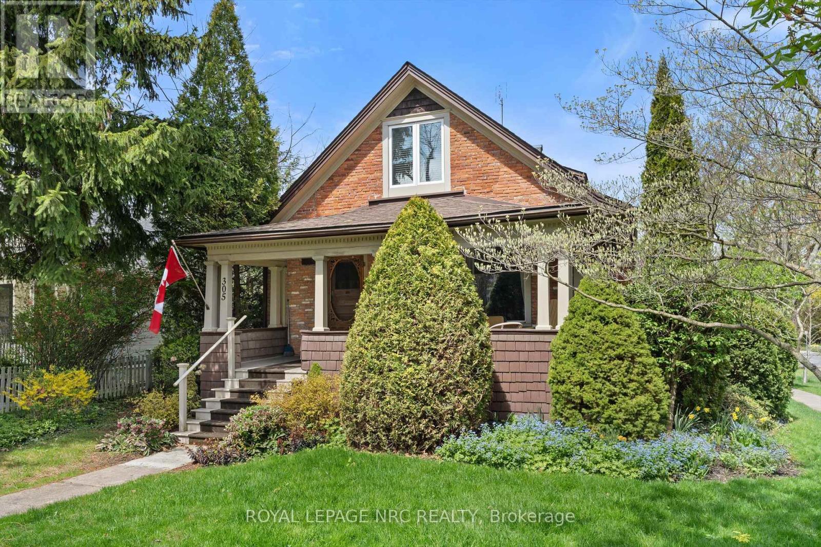Property at 305 VICTORIA STREET image 3
