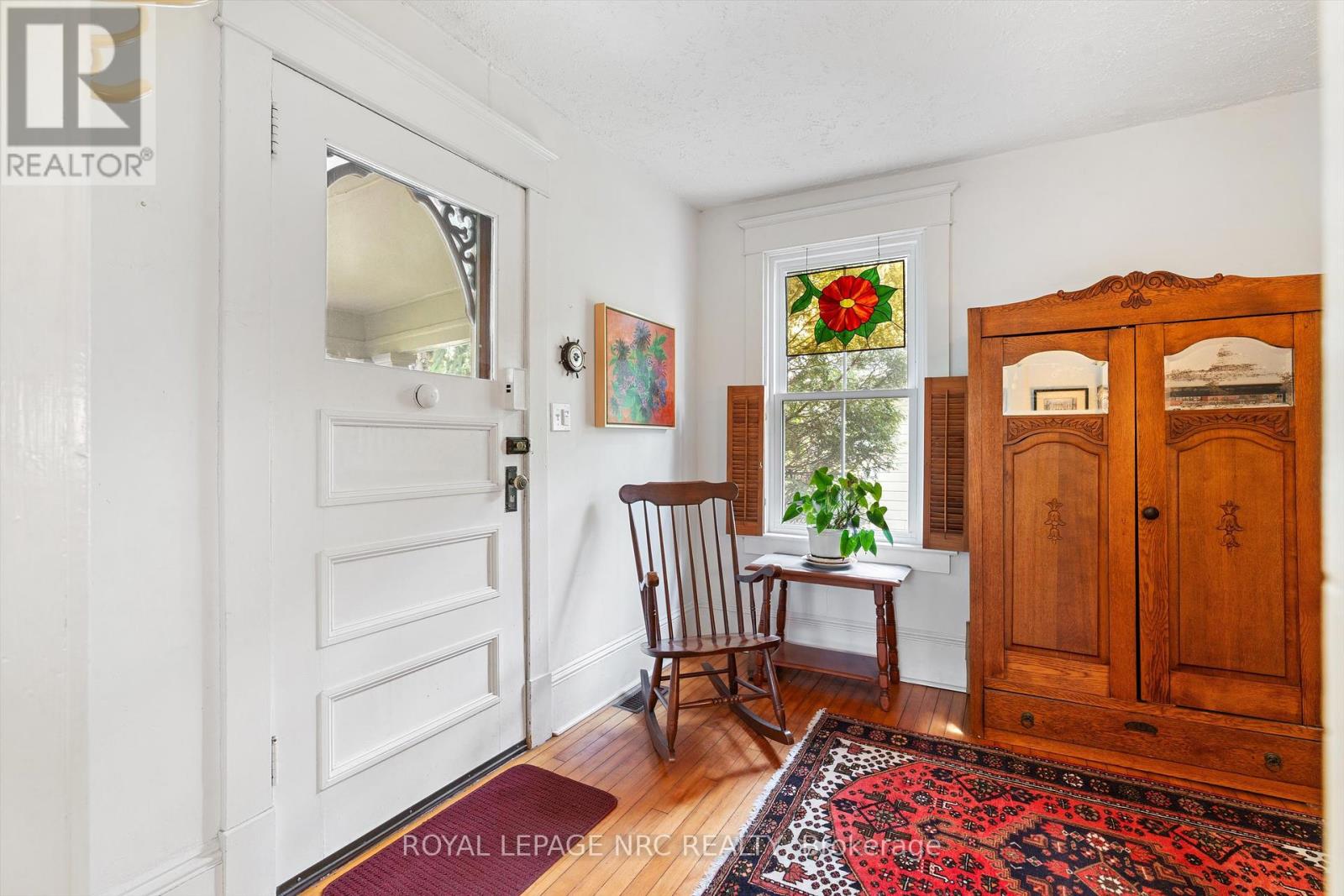 Property at 305 VICTORIA STREET image 5