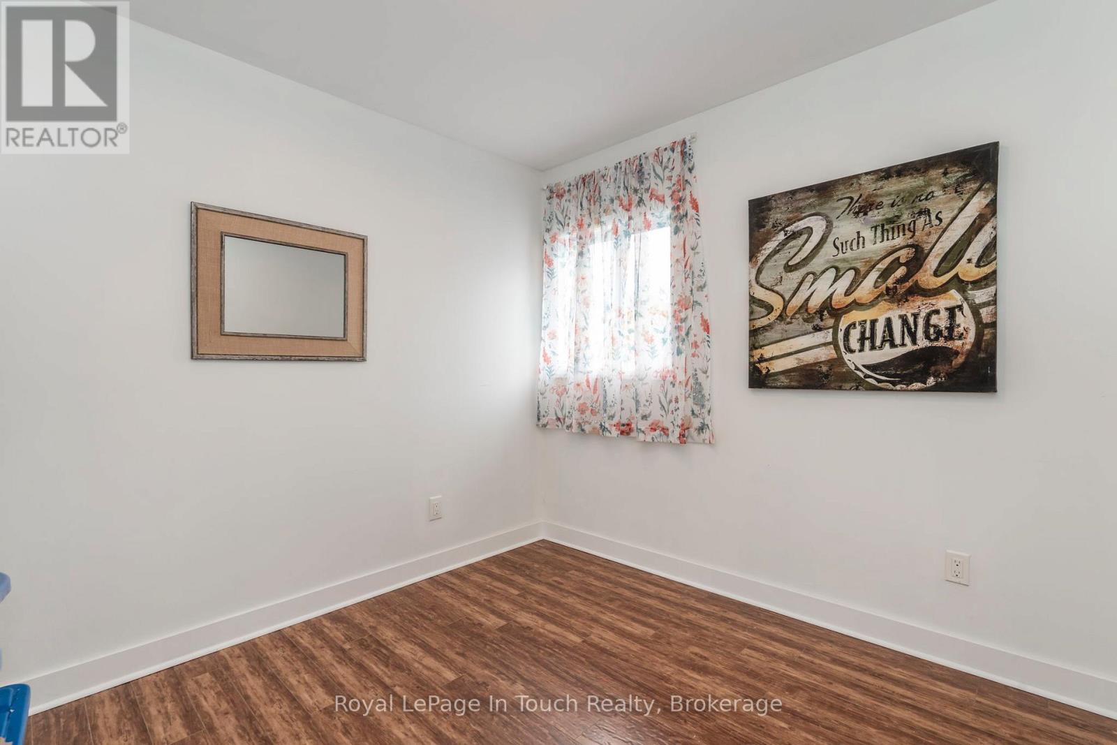 83 King Road, Tay, Ontario  L0K 2C0 - Photo 14 - S12136344