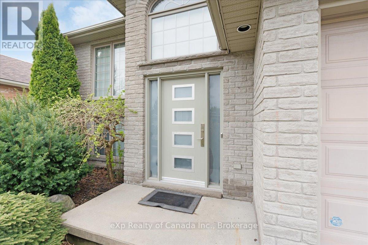 69 Neutral Avenue, Woodstock, Ontario  N4T 1S7 - Photo 3 - X12136363