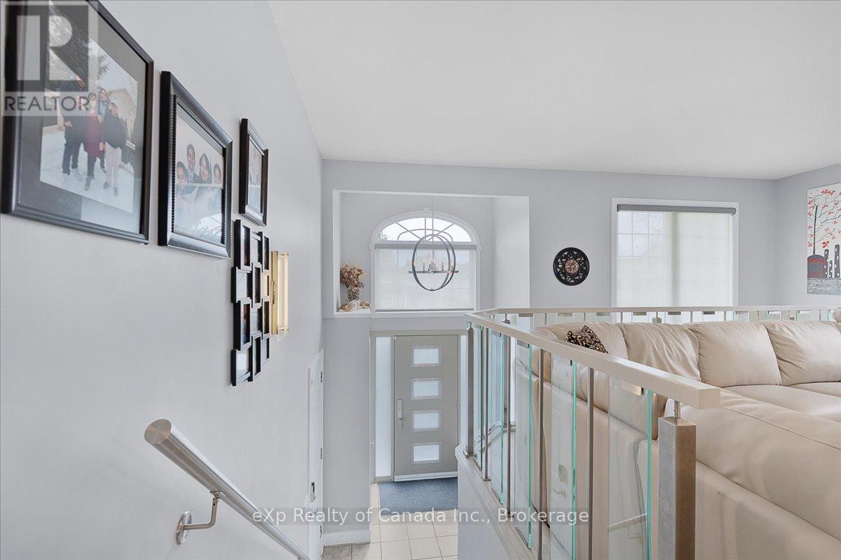 69 Neutral Avenue, Woodstock, Ontario  N4T 1S7 - Photo 5 - X12136363
