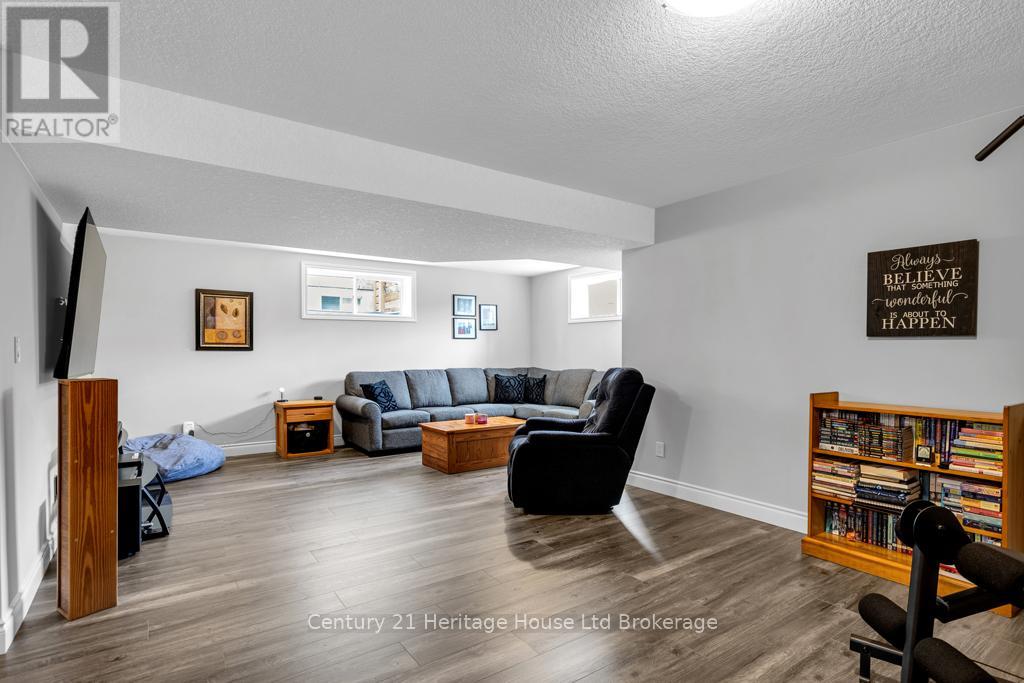 55 William Street, Tillsonburg, Ontario  N4G 5R9 - Photo 23 - X12136370