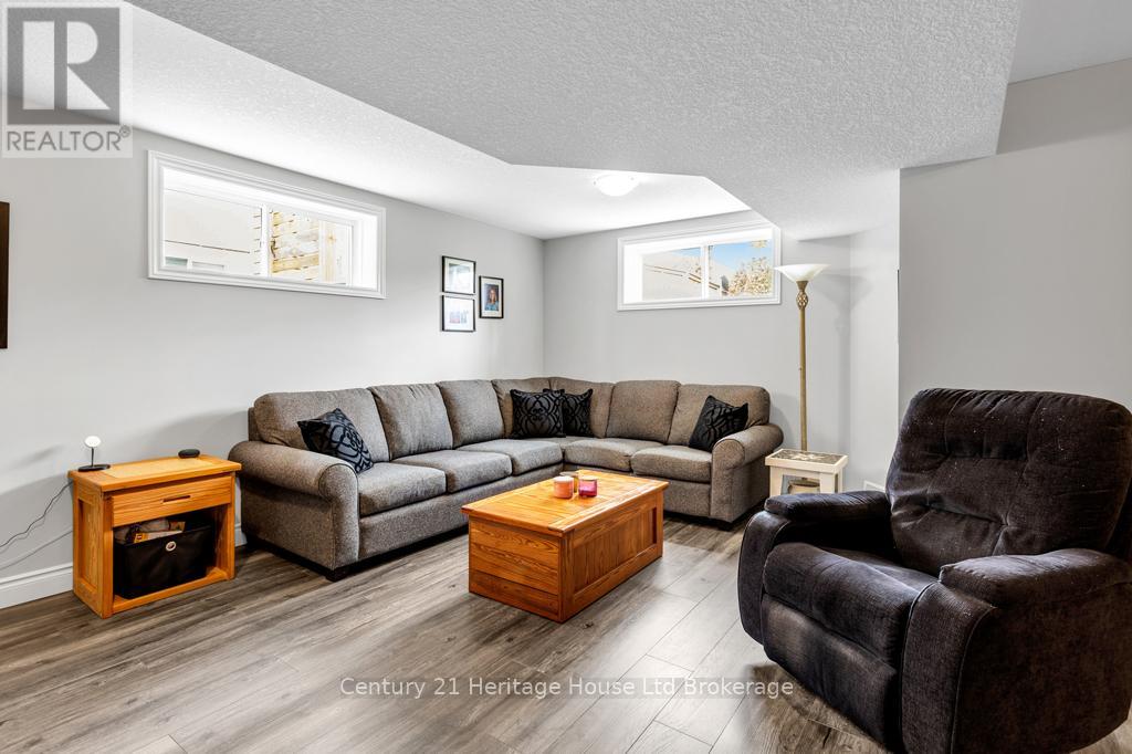 55 William Street, Tillsonburg, Ontario N4G 5R9 - Photo 24 - X12136370
