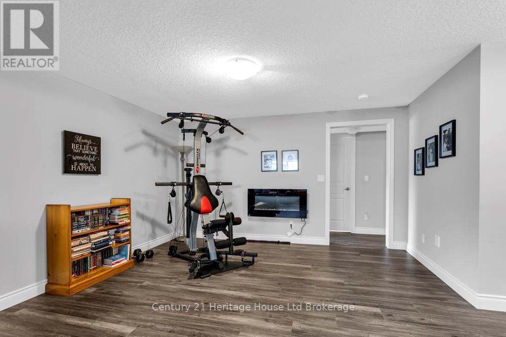 55 William Street, Tillsonburg, Ontario  N4G 5R9 - Photo 27 - X12136370