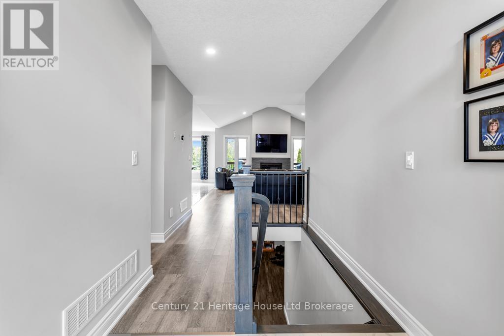 55 William Street, Tillsonburg, Ontario  N4G 5R9 - Photo 3 - X12136370