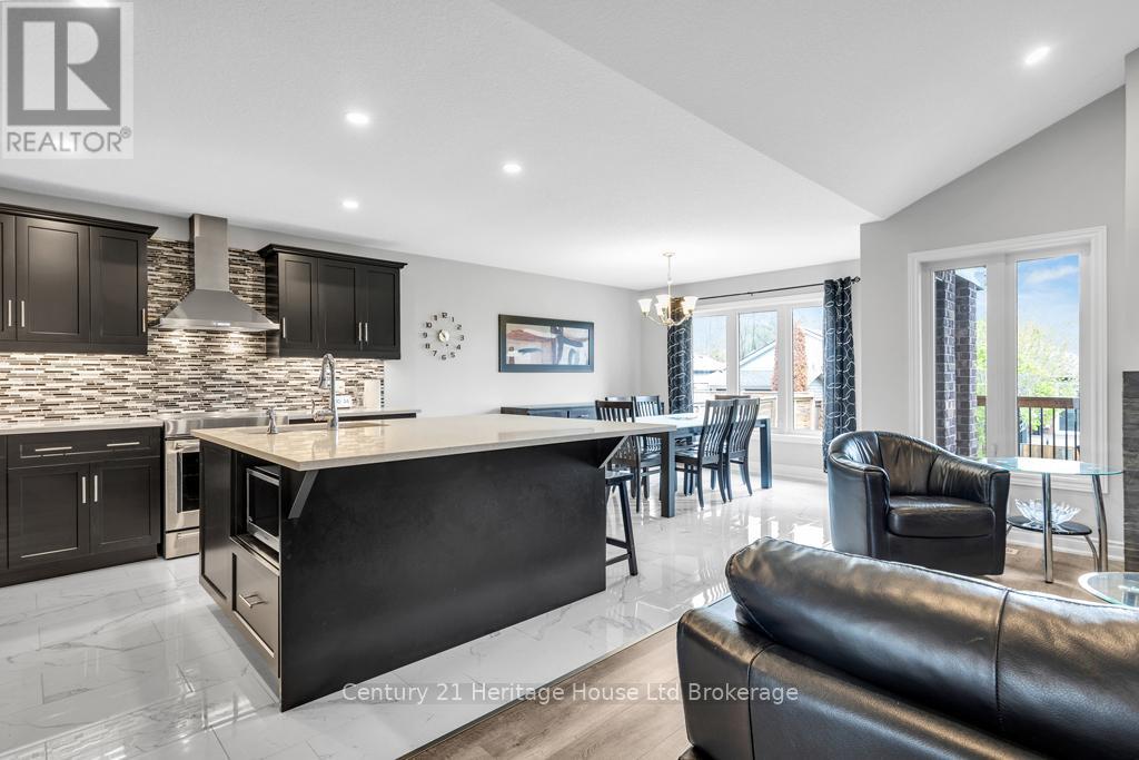 55 William Street, Tillsonburg, Ontario  N4G 5R9 - Photo 7 - X12136370