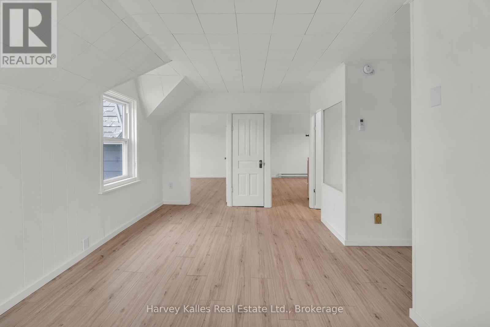 10 Caroline Street E, Huntsville, Ontario  P1H 2B4 - Photo 12 - X12136343