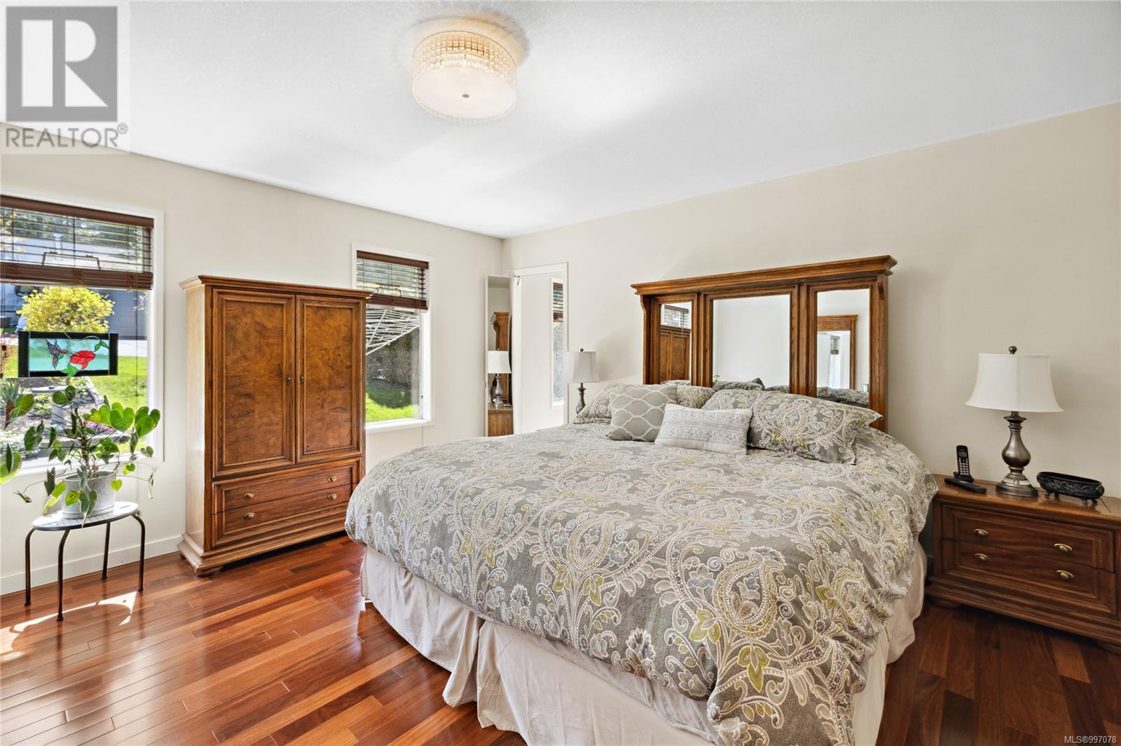 Property at 7955 Southwind Dr image 4