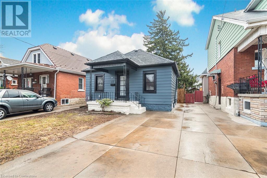 42 Cameron Avenue N, Hamilton, Ontario  L8H 4Y8 - Photo 2 - 40708975