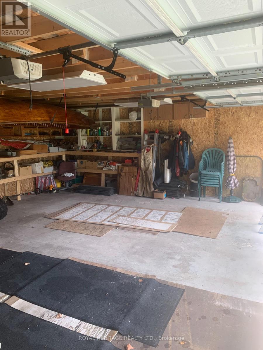 10 Coronation Drive, Kawartha Lakes, Ontario  K0M 1A0 - Photo 4 - X12136327