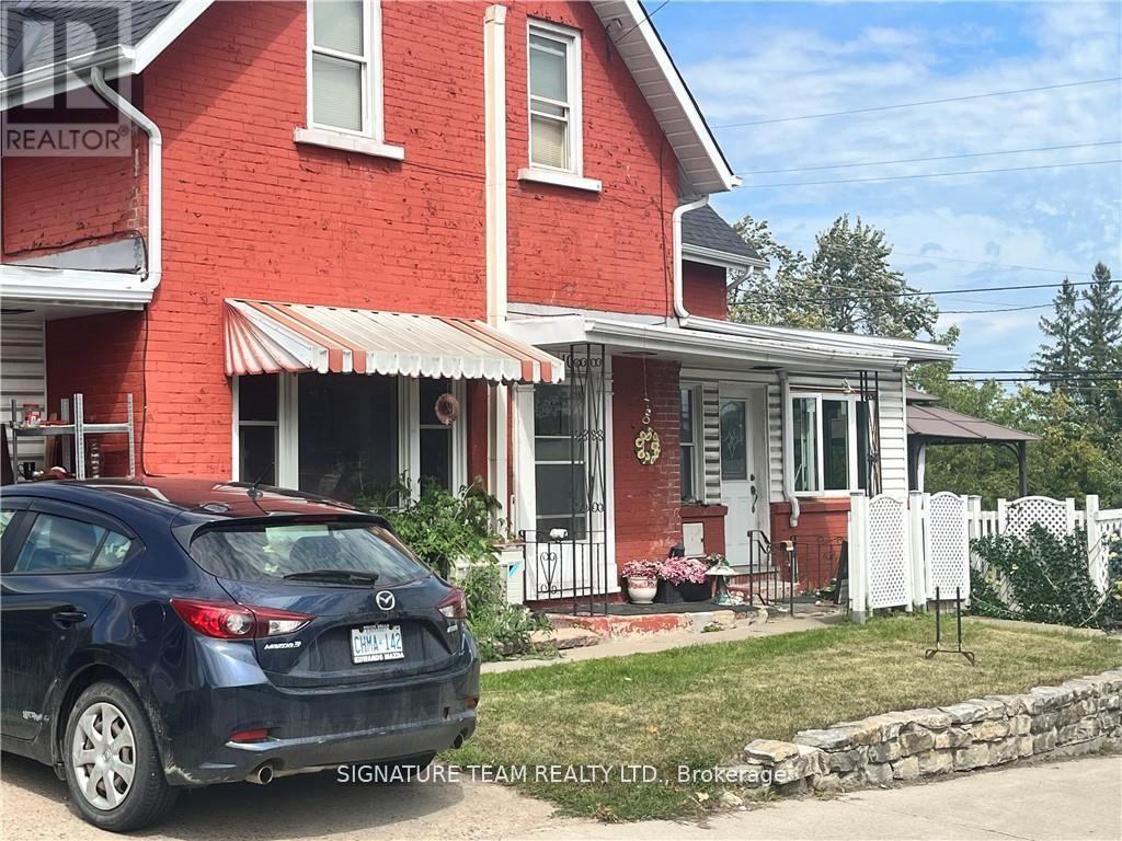 10 MAIN STREET, Whitewater Region, Ontario