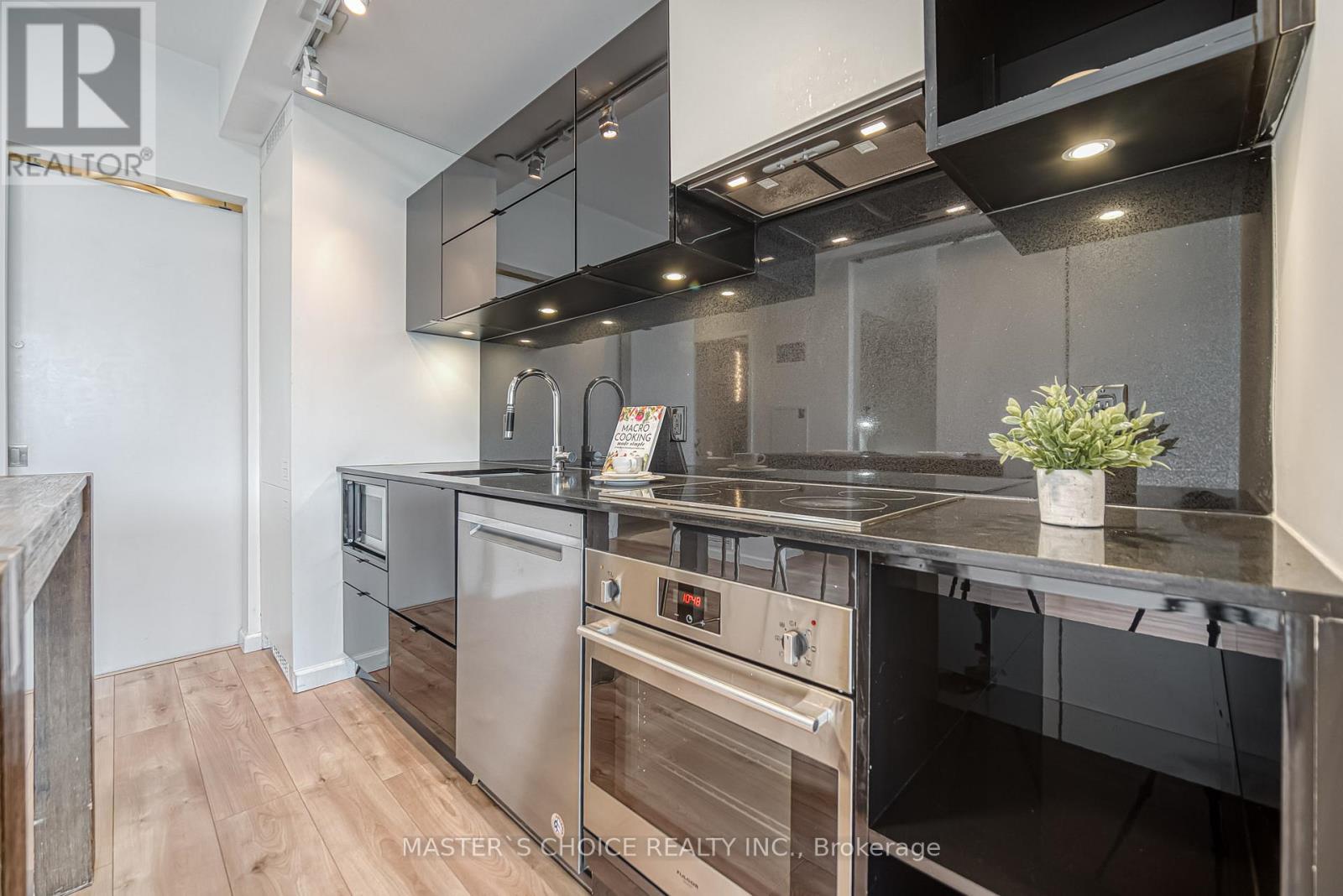 2806 - 125 Peter Street, Toronto, Ontario  M5V 2G9 - Photo 7 - C12136364