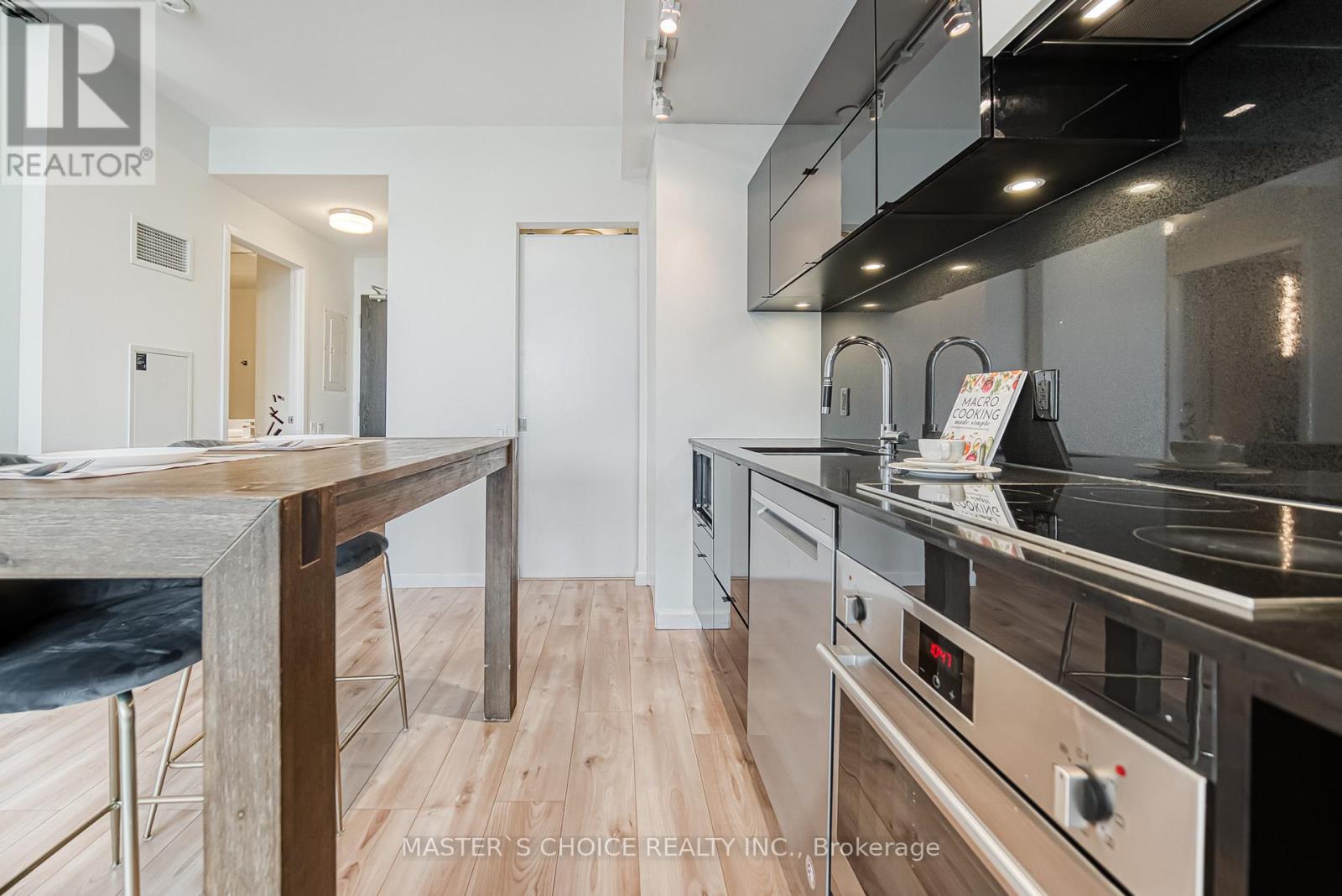2806 - 125 Peter Street, Toronto, Ontario  M5V 2G9 - Photo 8 - C12136364
