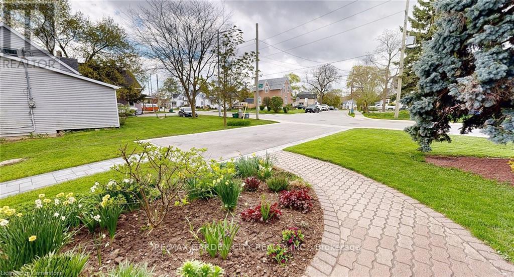 4201 Mountain Street, Lincoln, Ontario  L0R 1B0 - Photo 3 - X12135217