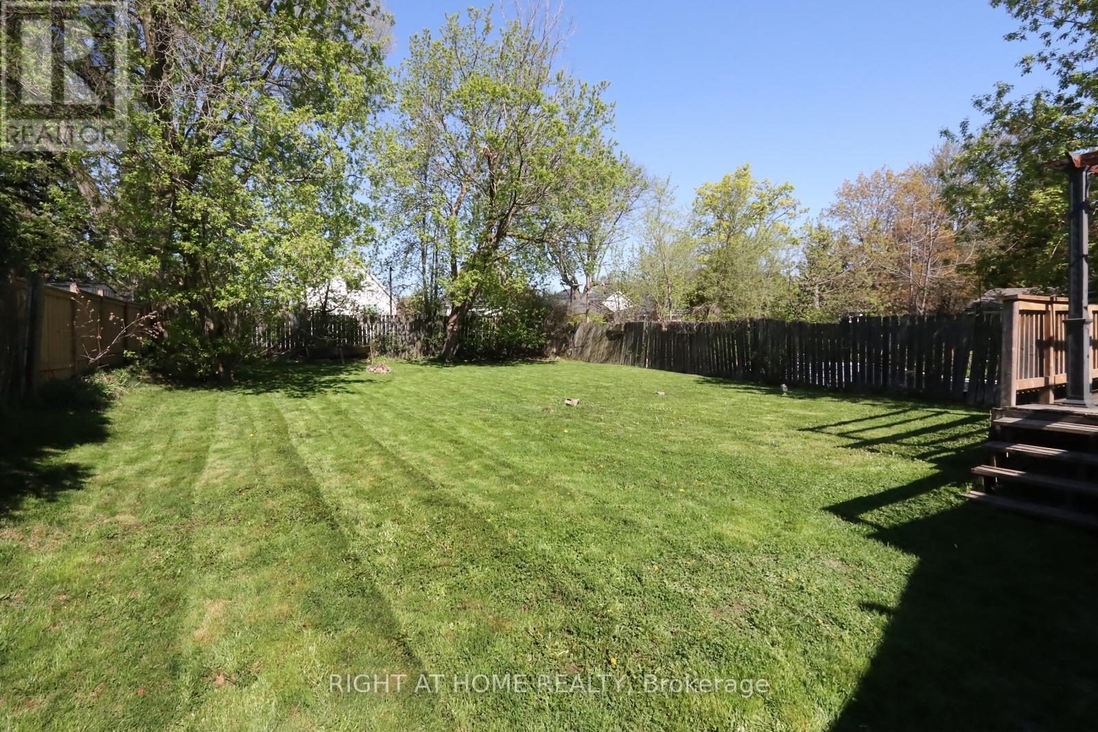 240 East 22nd Street, Hamilton, Ontario  L8V 2V7 - Photo 30 - X12135861