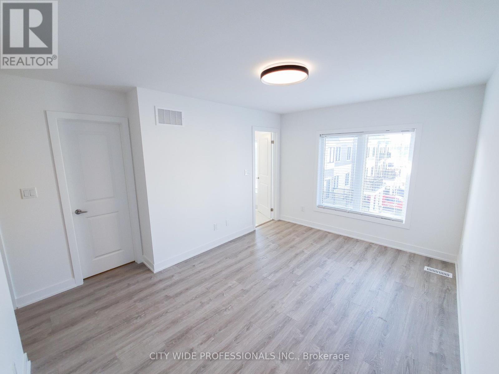 106 Covington Crescent, Whitchurch-Stouffville, Ontario  L4A 4W8 - Photo 34 - N12132612