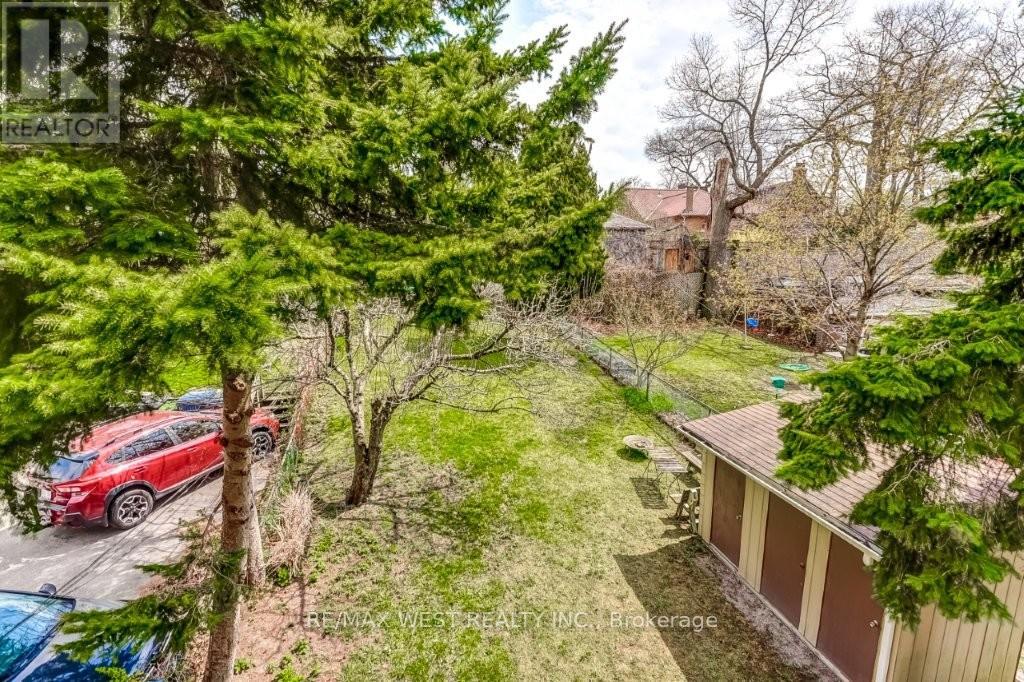 413 Parkside Drive, Toronto, Ontario  M6R 2Z7 - Photo 31 - W12134752