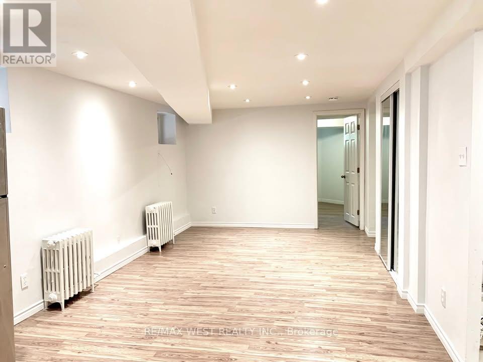 413 Parkside Drive, Toronto, Ontario  M6R 2Z7 - Photo 22 - W12134752