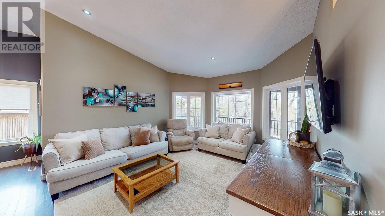 Property at 471 NICOLL AVENUE image 5