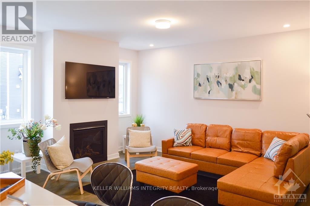 331 Crossway Terrace, Ottawa, Ontario  K2S 2Z3 - Photo 7 - X12136252