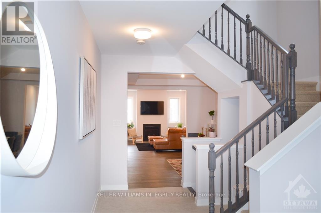 331 Crossway Terrace, Ottawa, Ontario  K2S 2Z3 - Photo 3 - X12136252