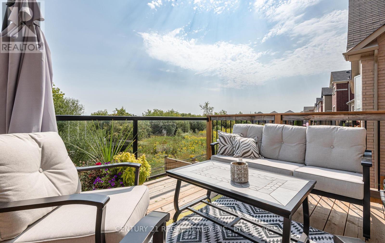 43 Valleyscape Trail, Caledon, Ontario  L7C 3Z2 - Photo 7 - W12136318