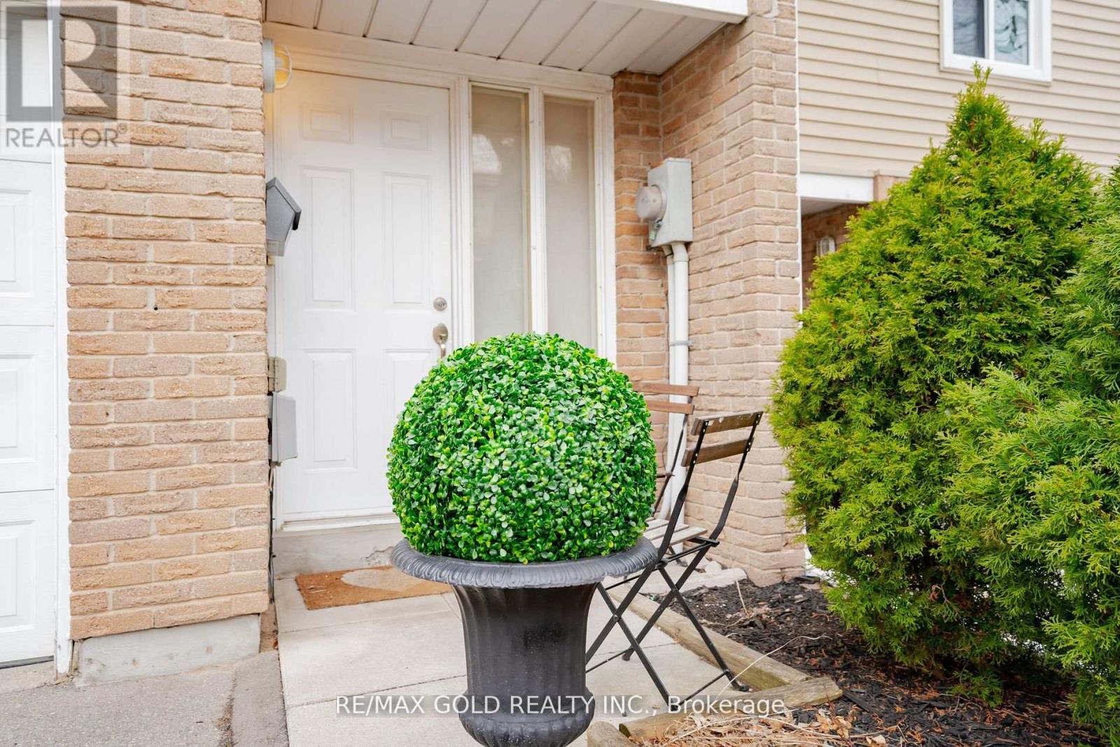 Property at 64 ENMOUNT DRIVE image 3
