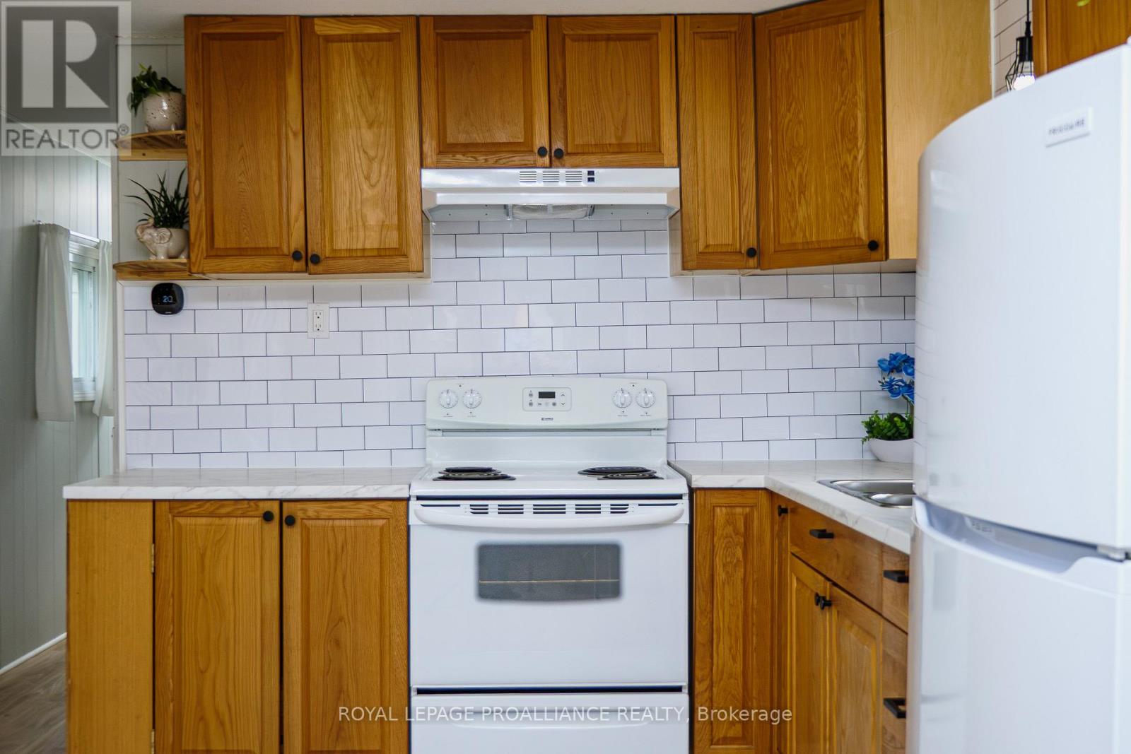 63 - 63 Whites Road, Quinte West, Ontario  K8V 5P5 - Photo 14 - X12136430
