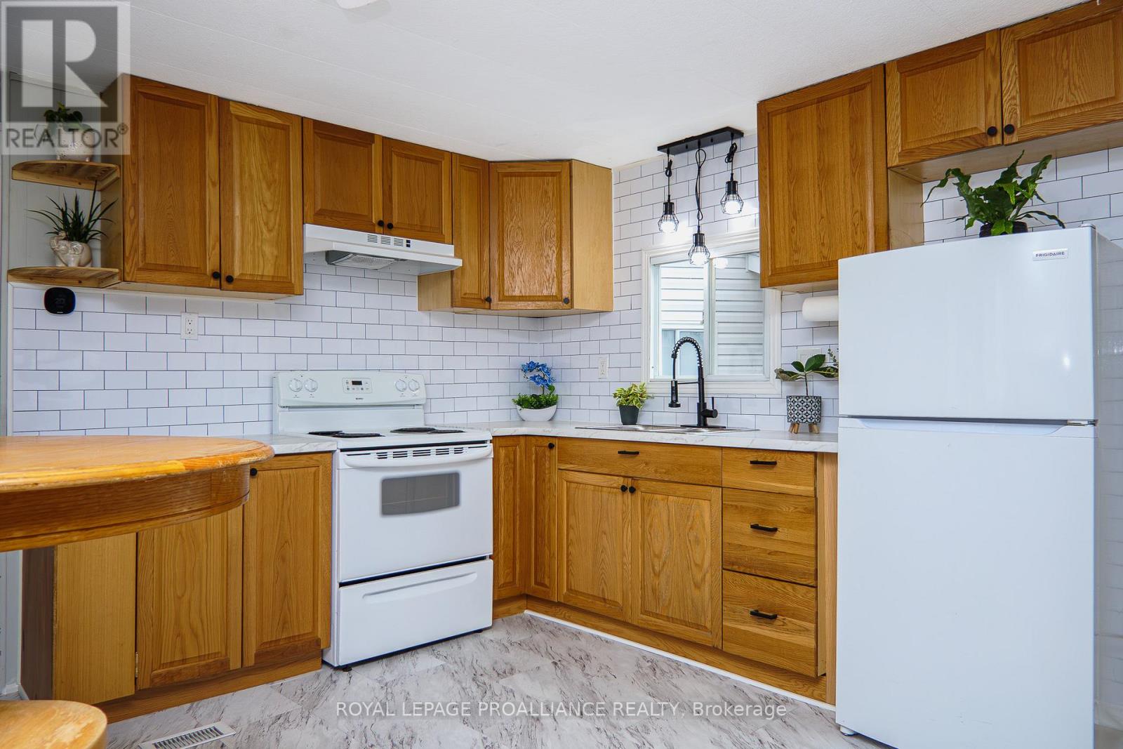 63 - 63 Whites Road, Quinte West, Ontario  K8V 5P5 - Photo 15 - X12136430