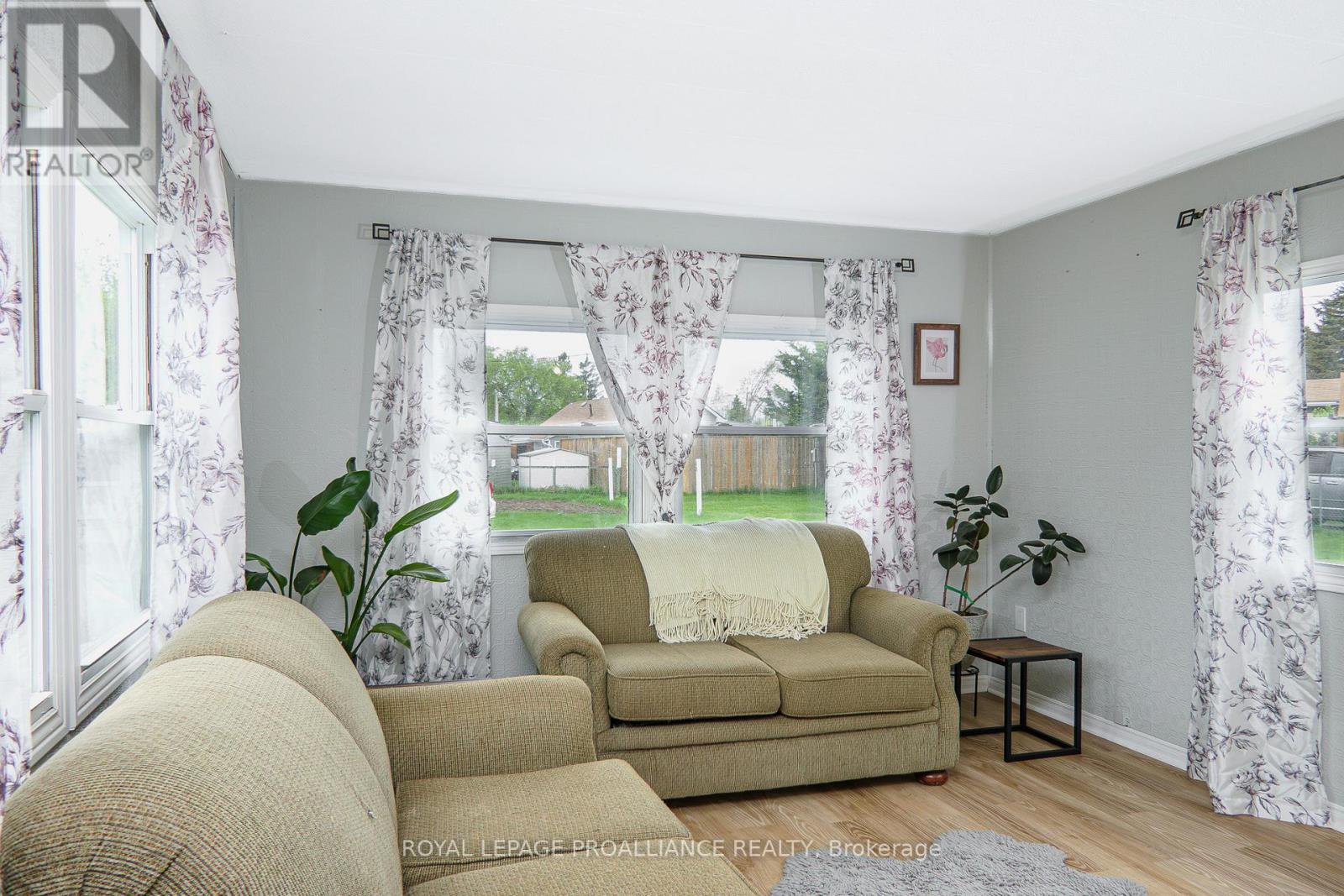 63 - 63 Whites Road, Quinte West, Ontario  K8V 5P5 - Photo 19 - X12136430