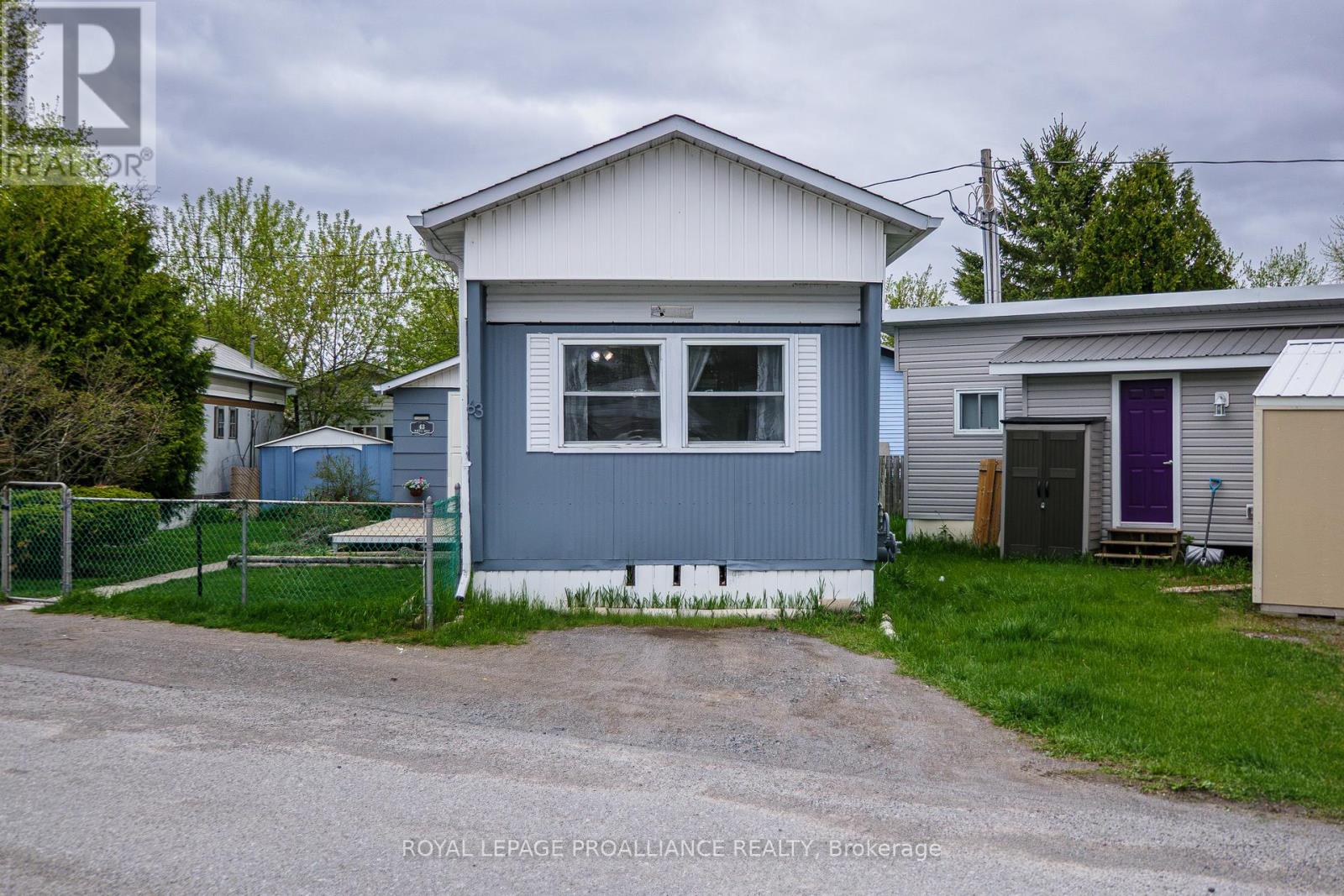 63 - 63 Whites Road, Quinte West, Ontario  K8V 5P5 - Photo 3 - X12136430