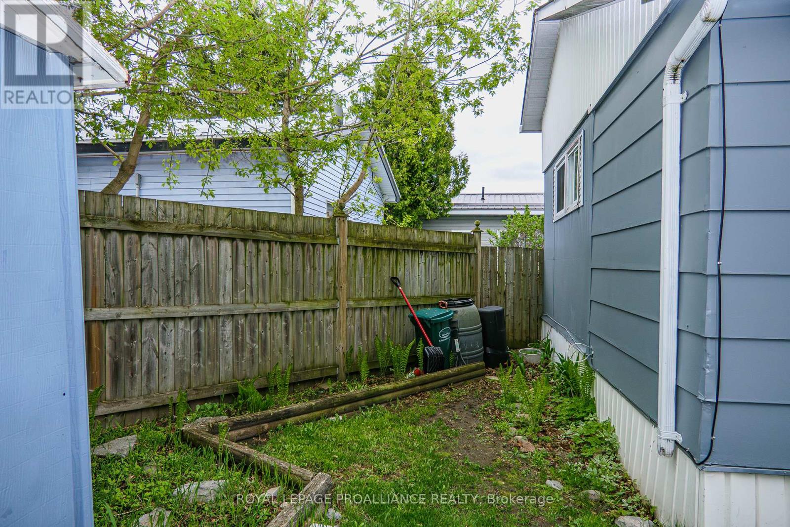 63 - 63 Whites Road, Quinte West, Ontario  K8V 5P5 - Photo 31 - X12136430