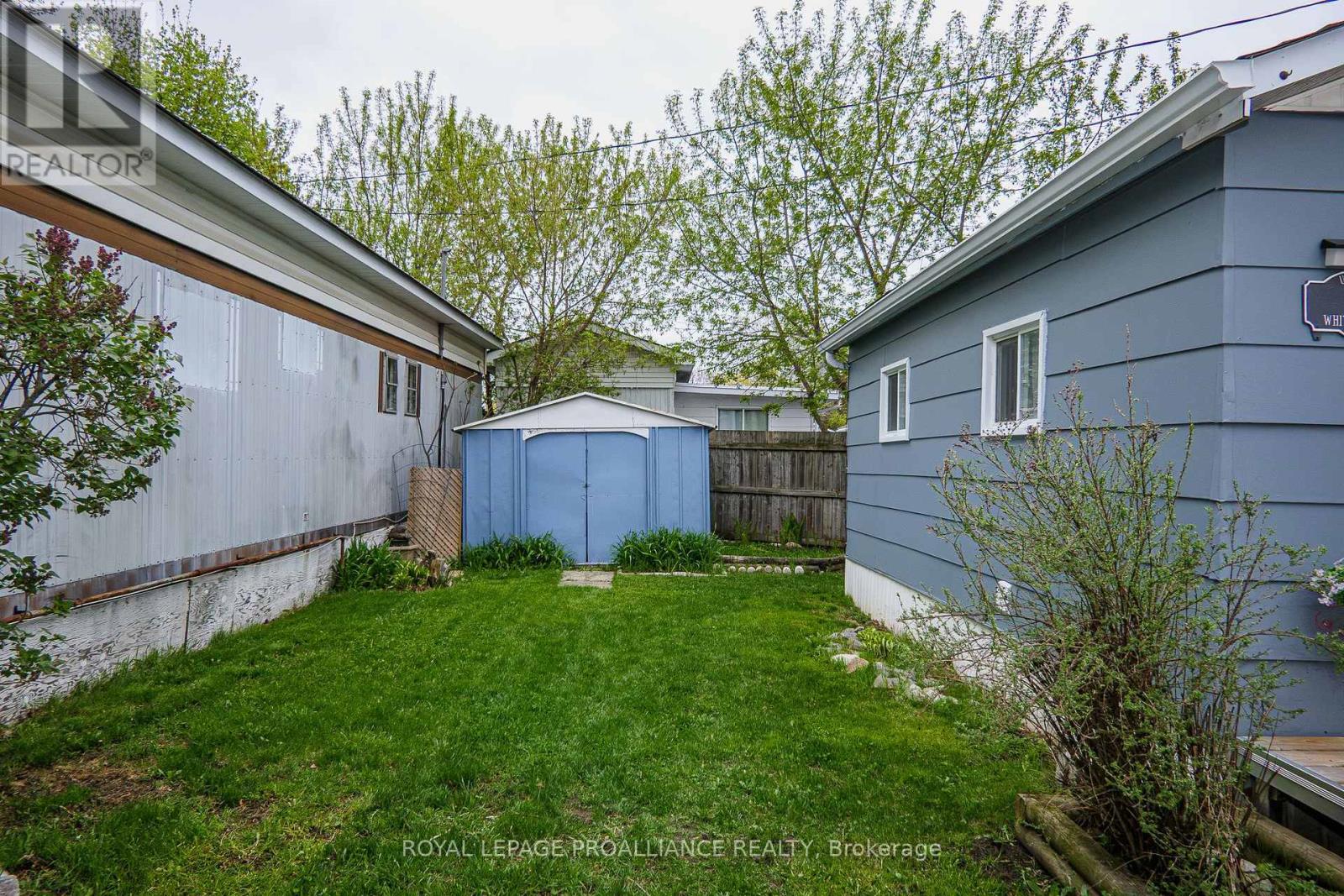 63 - 63 Whites Road, Quinte West, Ontario  K8V 5P5 - Photo 32 - X12136430