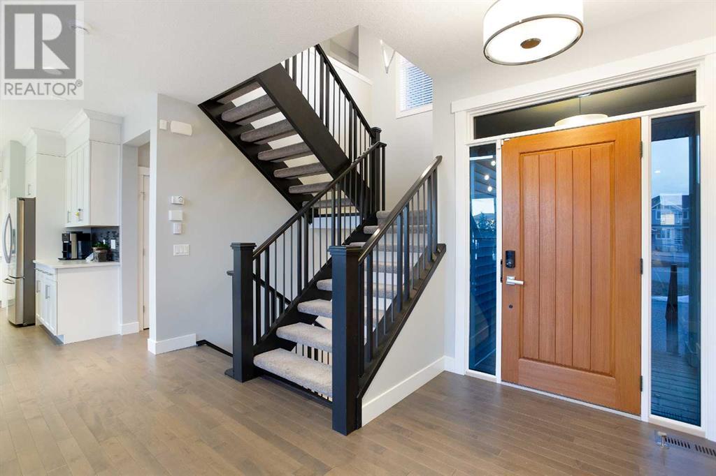 Property at 162 Canoe Crescent SW image 5