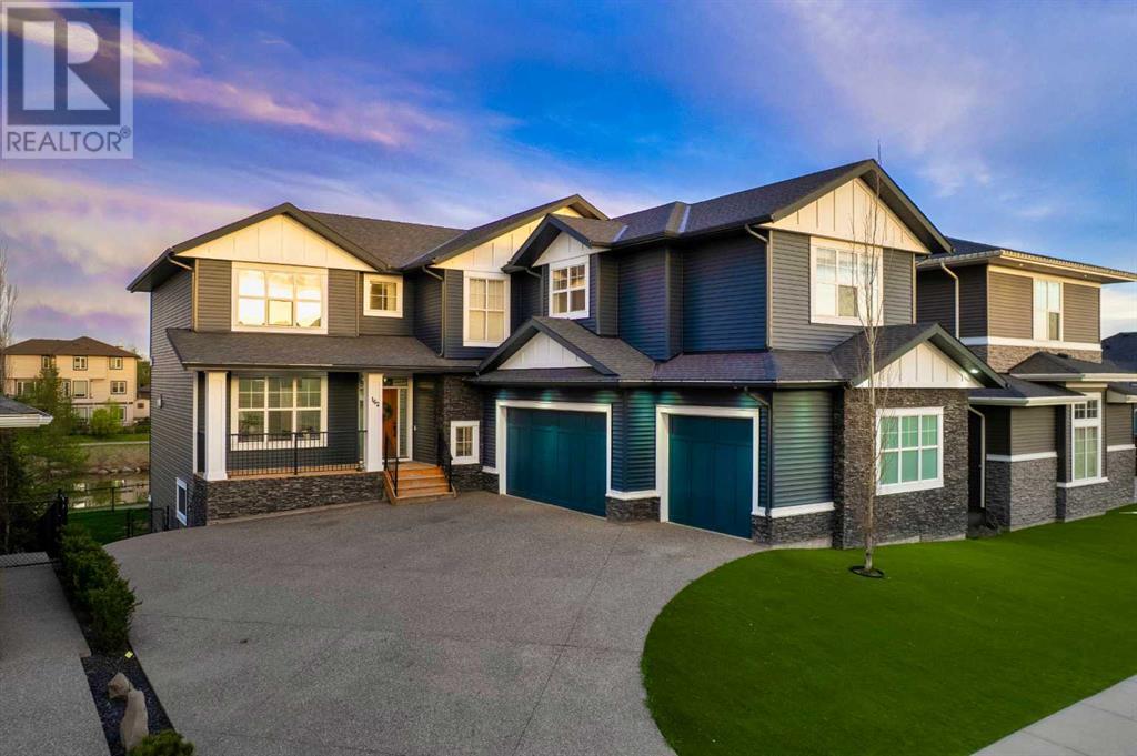 Property at 162 Canoe Crescent SW image 1