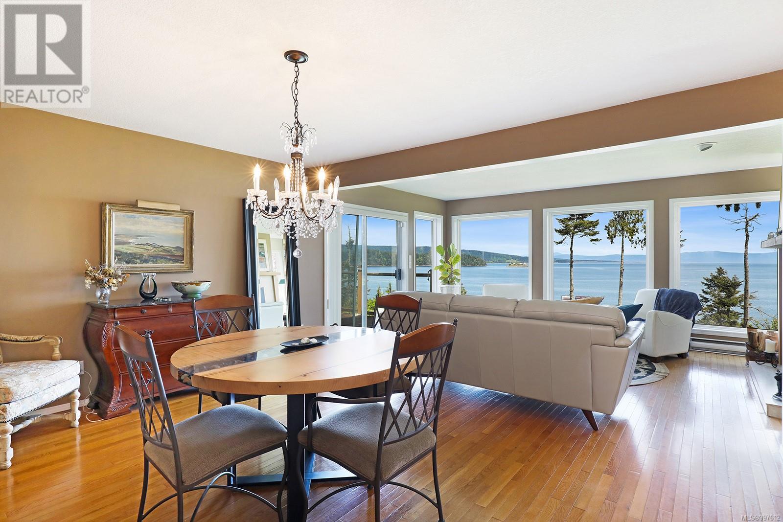 Property at 5037 Seaview Dr image 4
