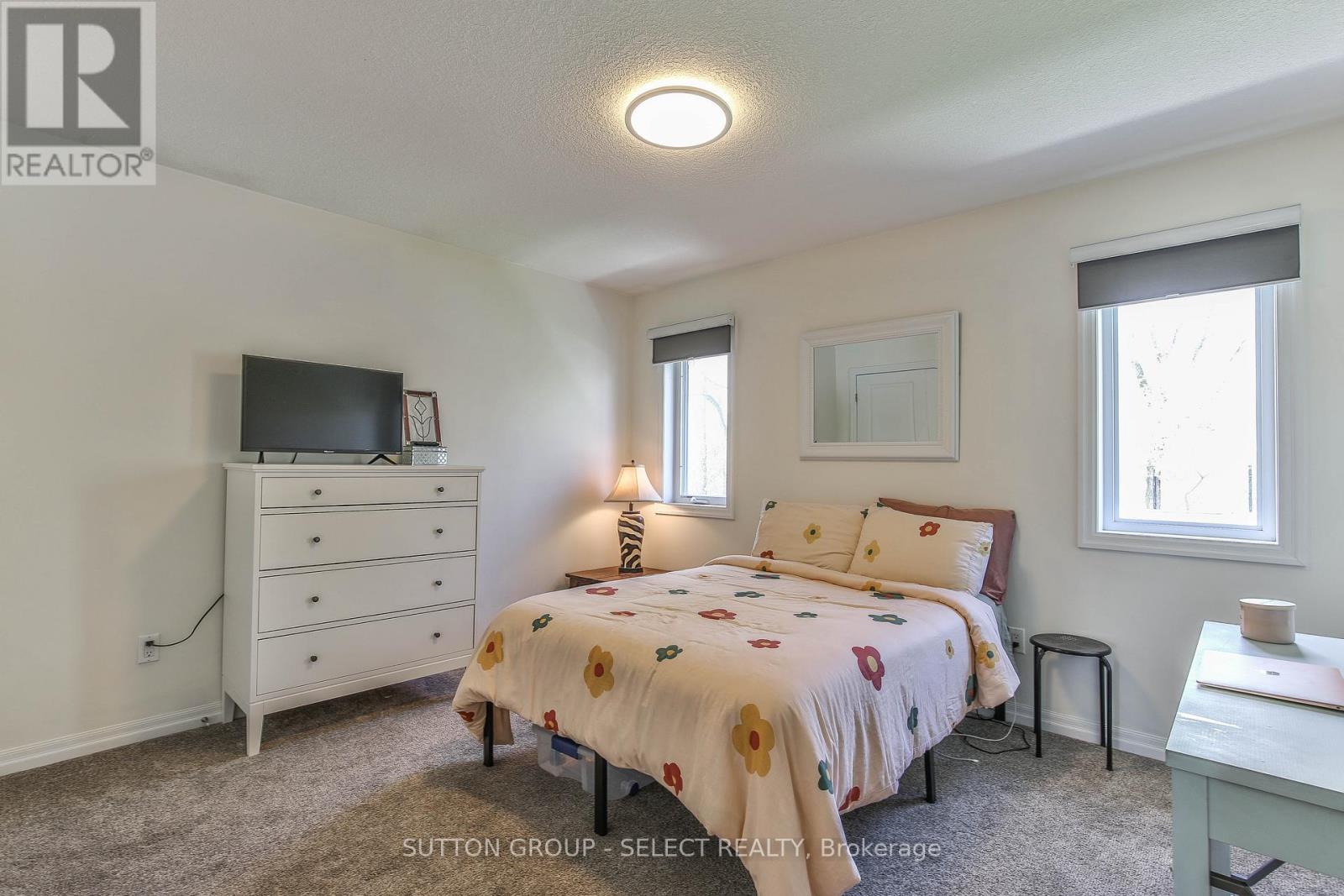 1884 Frederick Crescent, London East, Ontario  N5W 0A5 - Photo 23 - X12136505