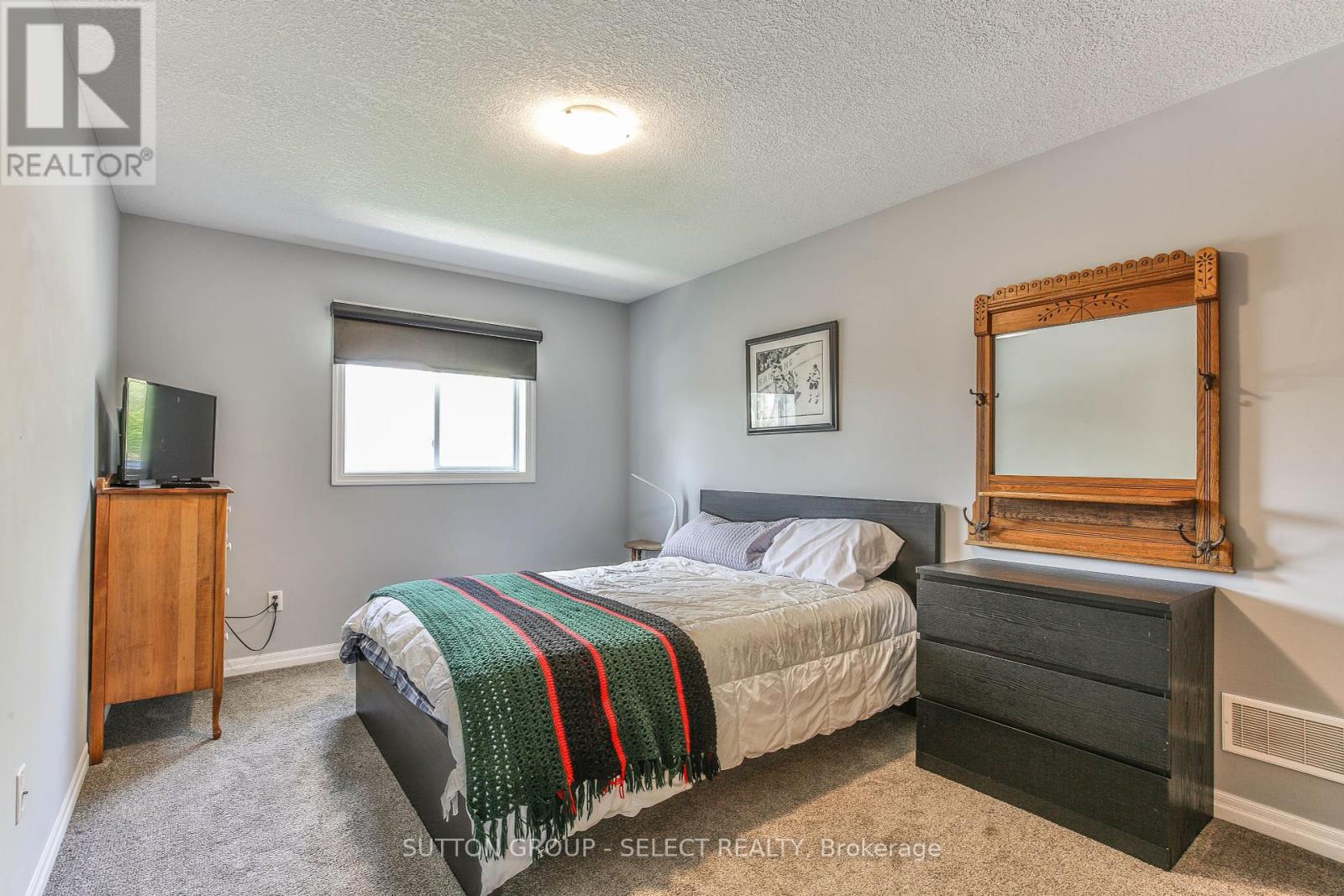 1884 Frederick Crescent, London East, Ontario  N5W 0A5 - Photo 25 - X12136505