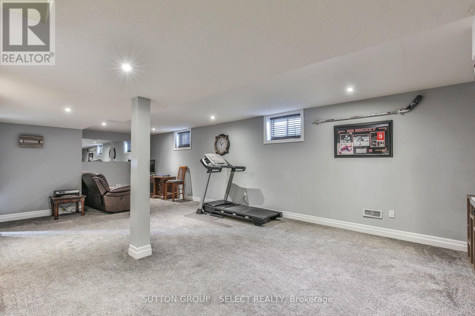 1884 Frederick Crescent, London East, Ontario  N5W 0A5 - Photo 31 - X12136505