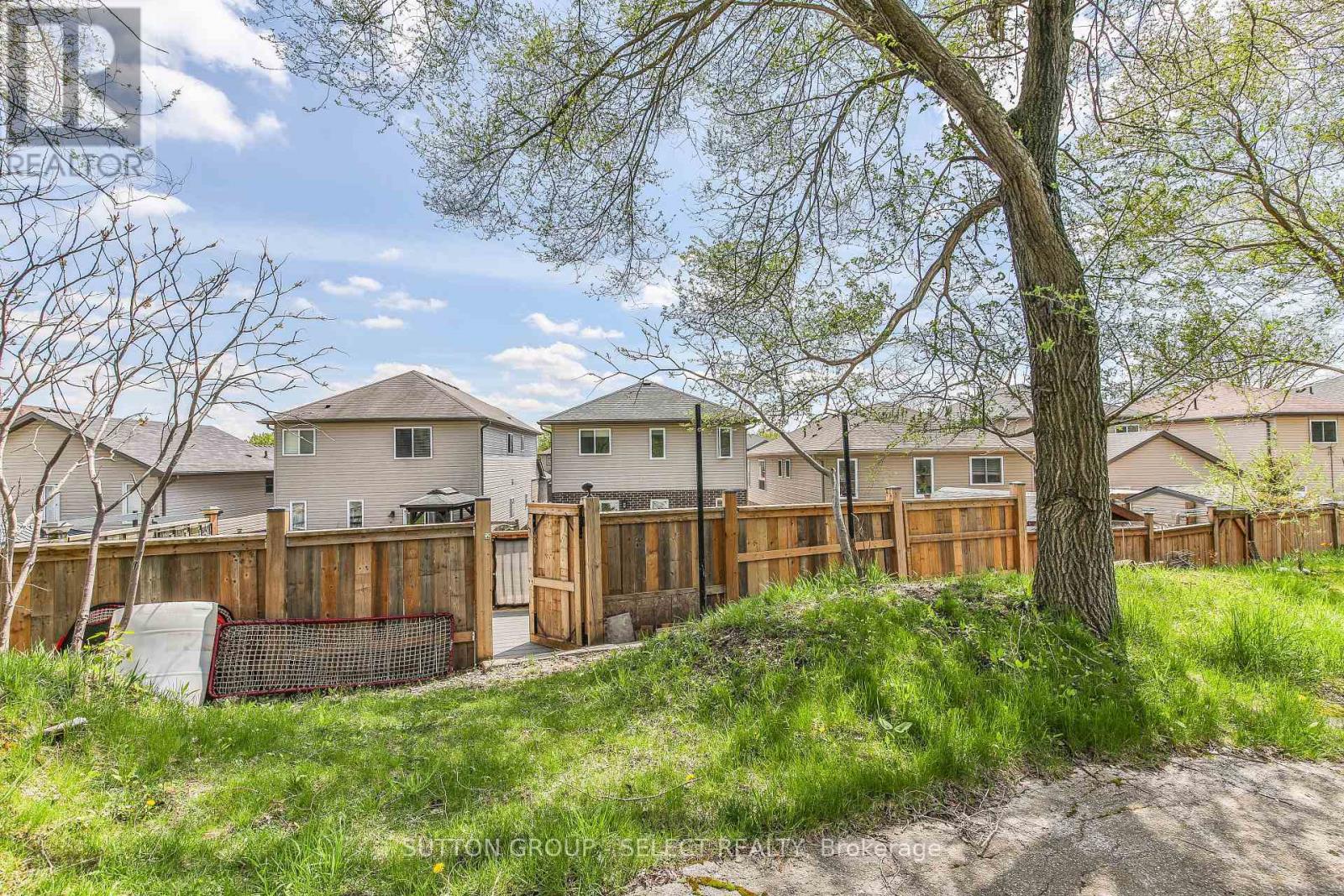 1884 Frederick Crescent, London East, Ontario  N5W 0A5 - Photo 43 - X12136505