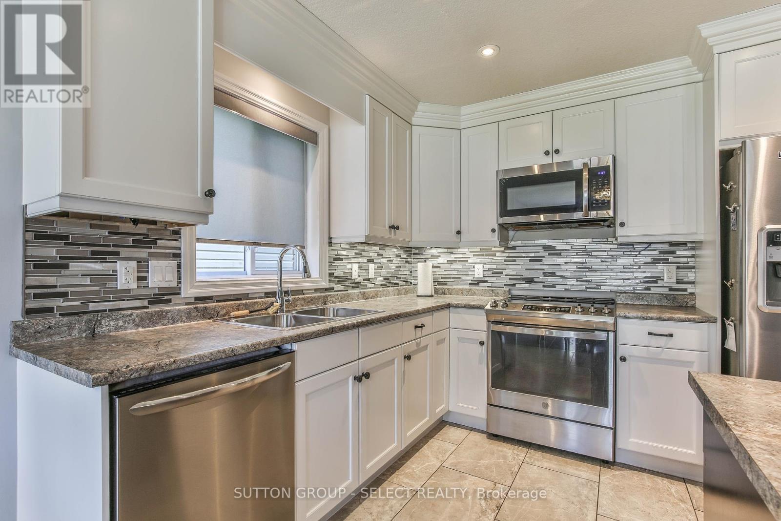 1884 Frederick Crescent, London East, Ontario  N5W 0A5 - Photo 8 - X12136505