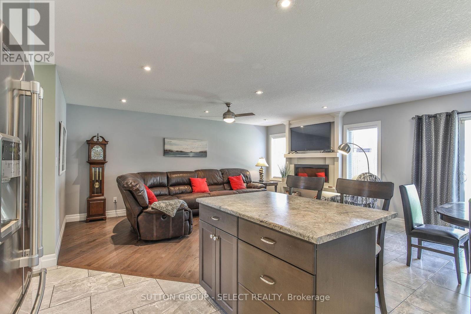 1884 Frederick Crescent, London East, Ontario  N5W 0A5 - Photo 9 - X12136505