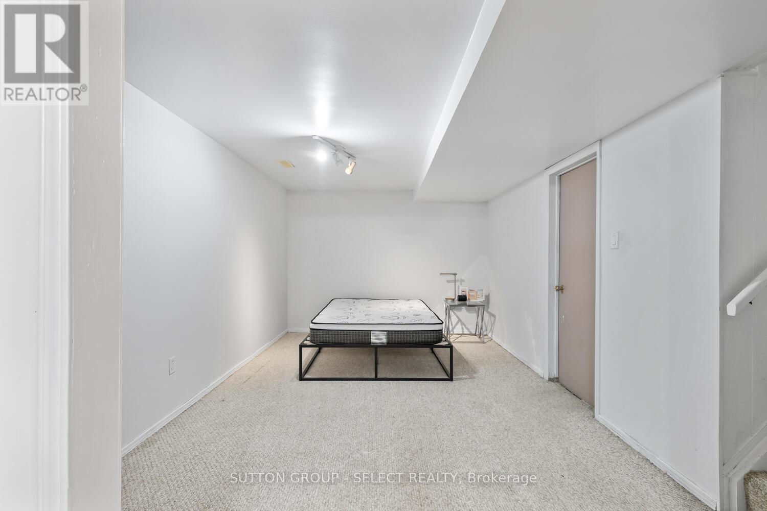 20 Dow Road, London South, Ontario  N6E 1E9 - Photo 20 - X12136585