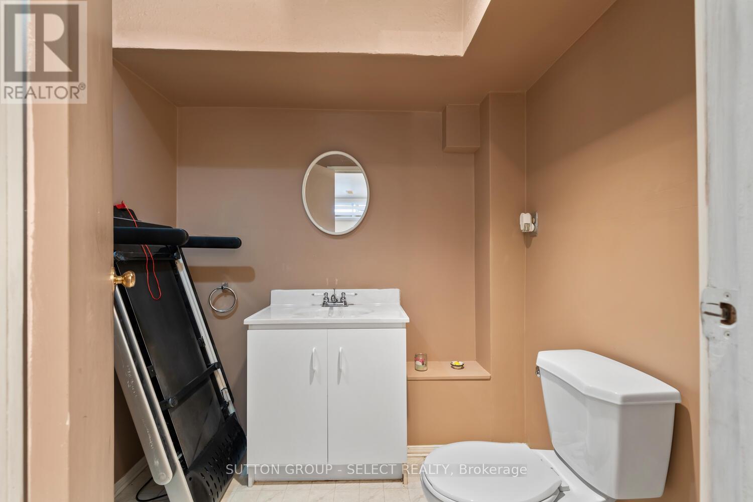 20 Dow Road, London South, Ontario  N6E 1E9 - Photo 26 - X12136585