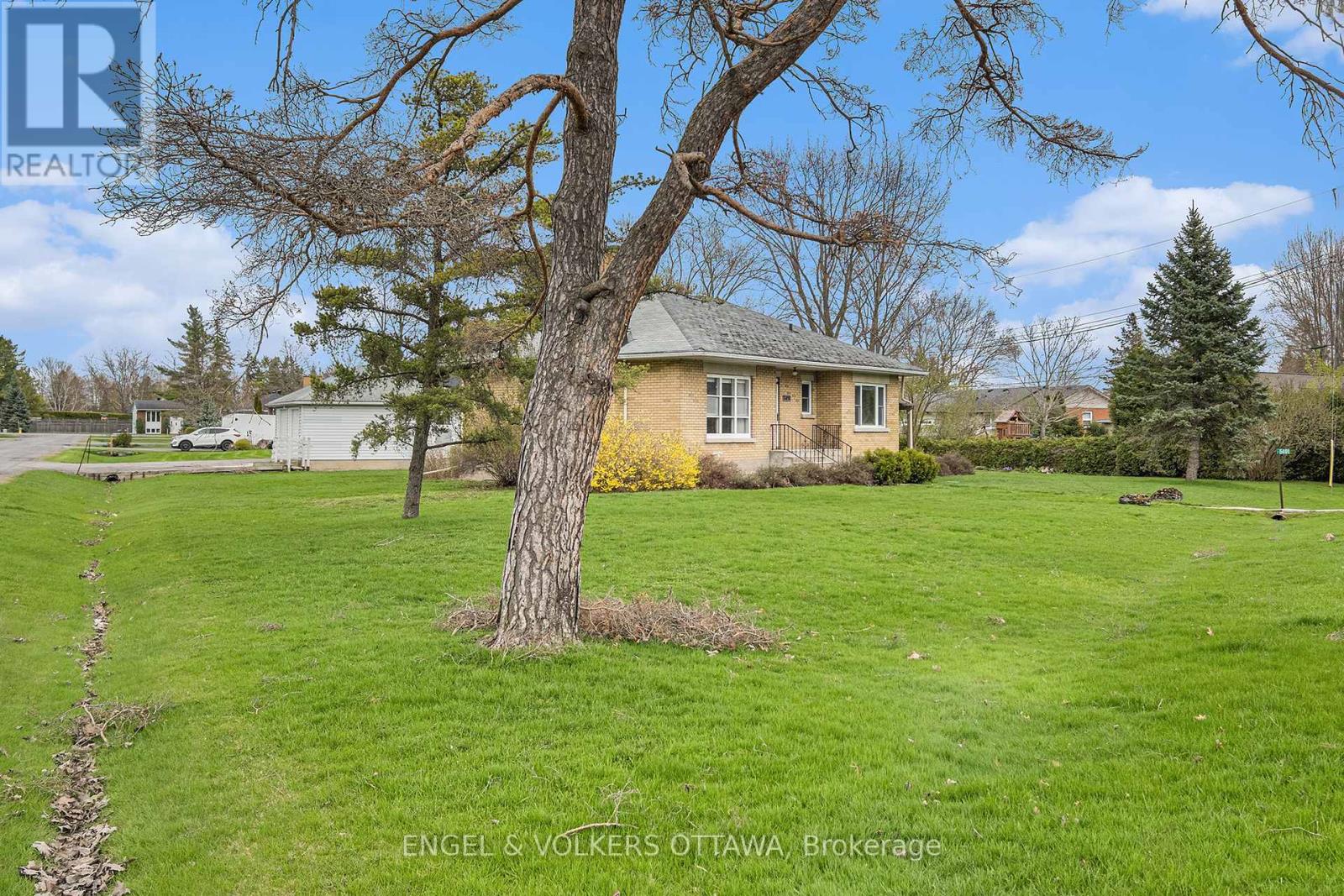 5491 West River Drive, Ottawa, Ontario  K4M 1G8 - Photo 22 - X12136540