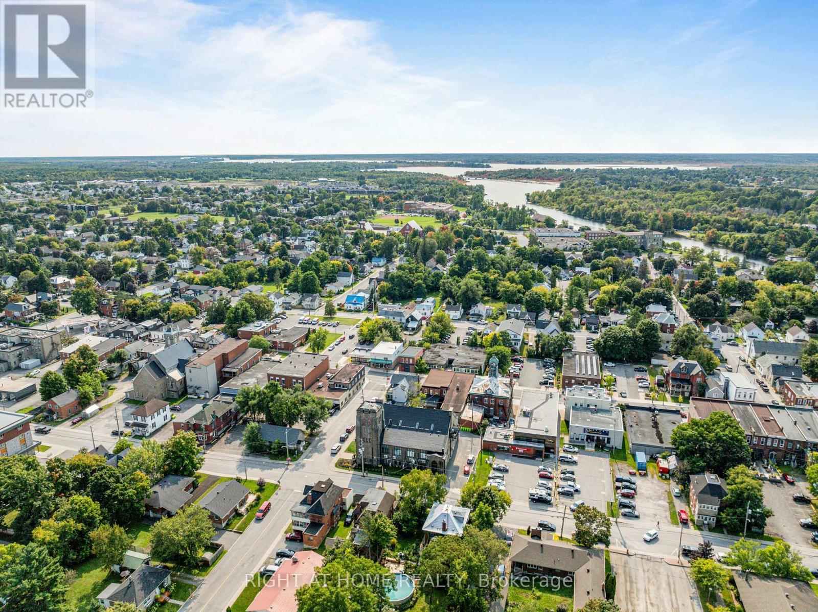 58 Bridge Street, Carleton Place, Ontario  K7C 2V3 - Photo 3 - X12136599
