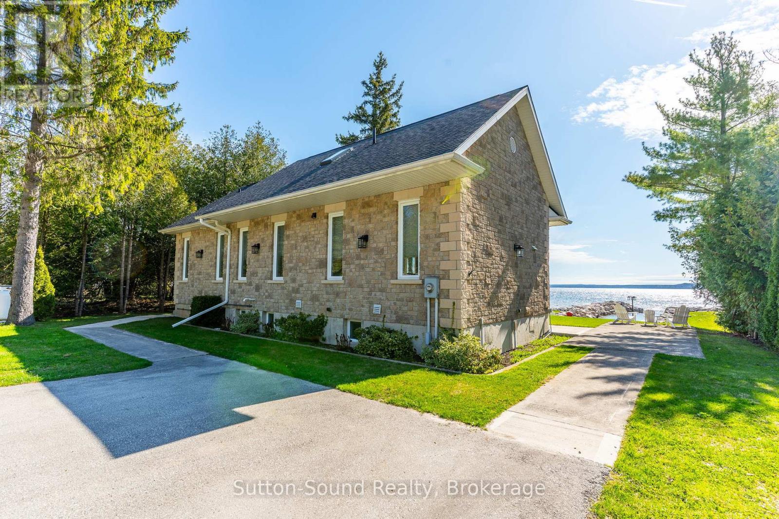 339605 Presqu'ile Road, Georgian Bluffs, Ontario  N0H 1S0 - Photo 4 - X12129641